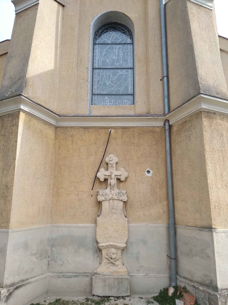 Veszprém, Szent László-templom barokk sírköve