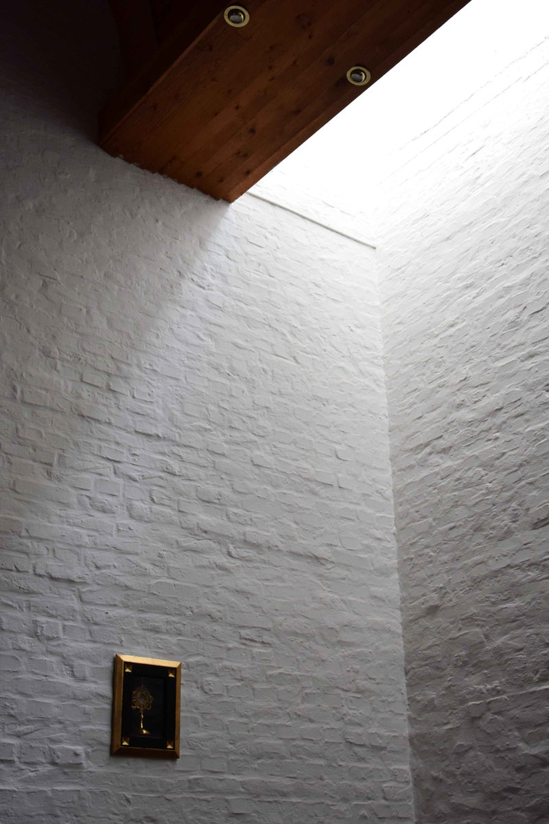 Boldog Gizella-királyné ereklyéje a szentélyfal előtti szakaszban (Fotó: Simon Anna, 2025)